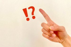 人差し指とビックリマーク